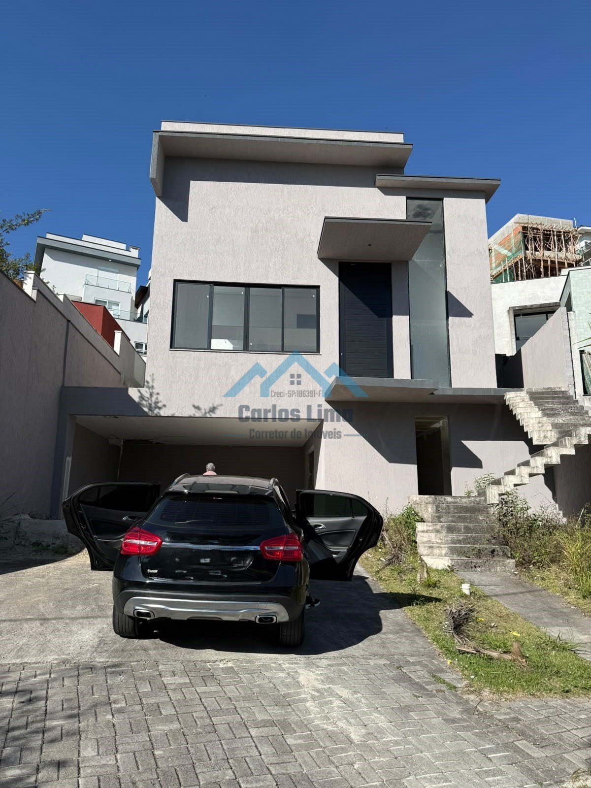 Casa á venda em Condomínio